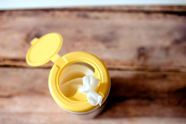 An image of an open container of cleaning wipes